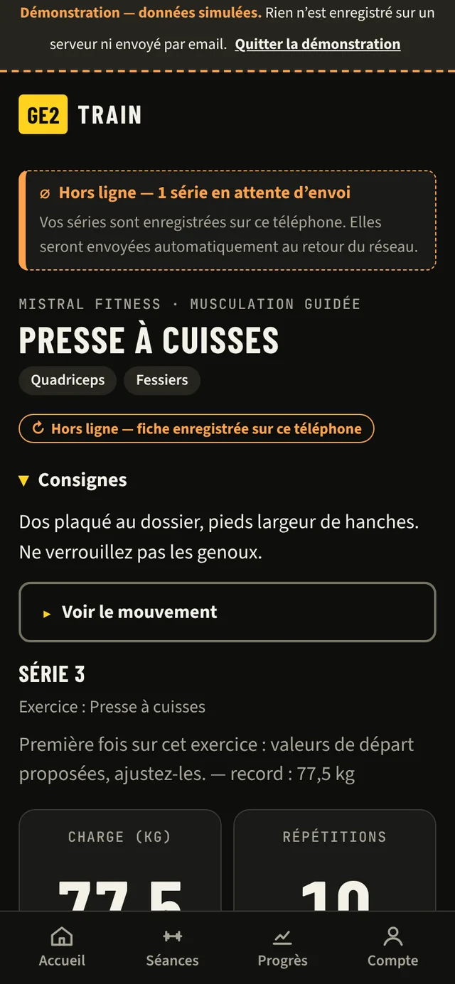 Bandeau « Hors ligne — 1 série en attente d'envoi » au-dessus de la fiche machine enregistrée sur le téléphone.